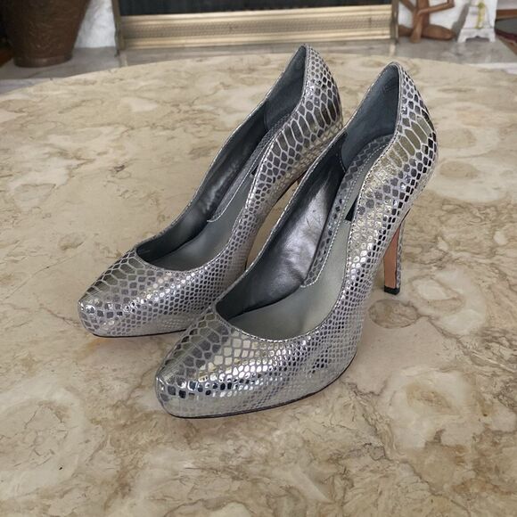 White House Black Market Leather Snakeskin Silver Platform 4” Party Heels - Picture 3 of 12
